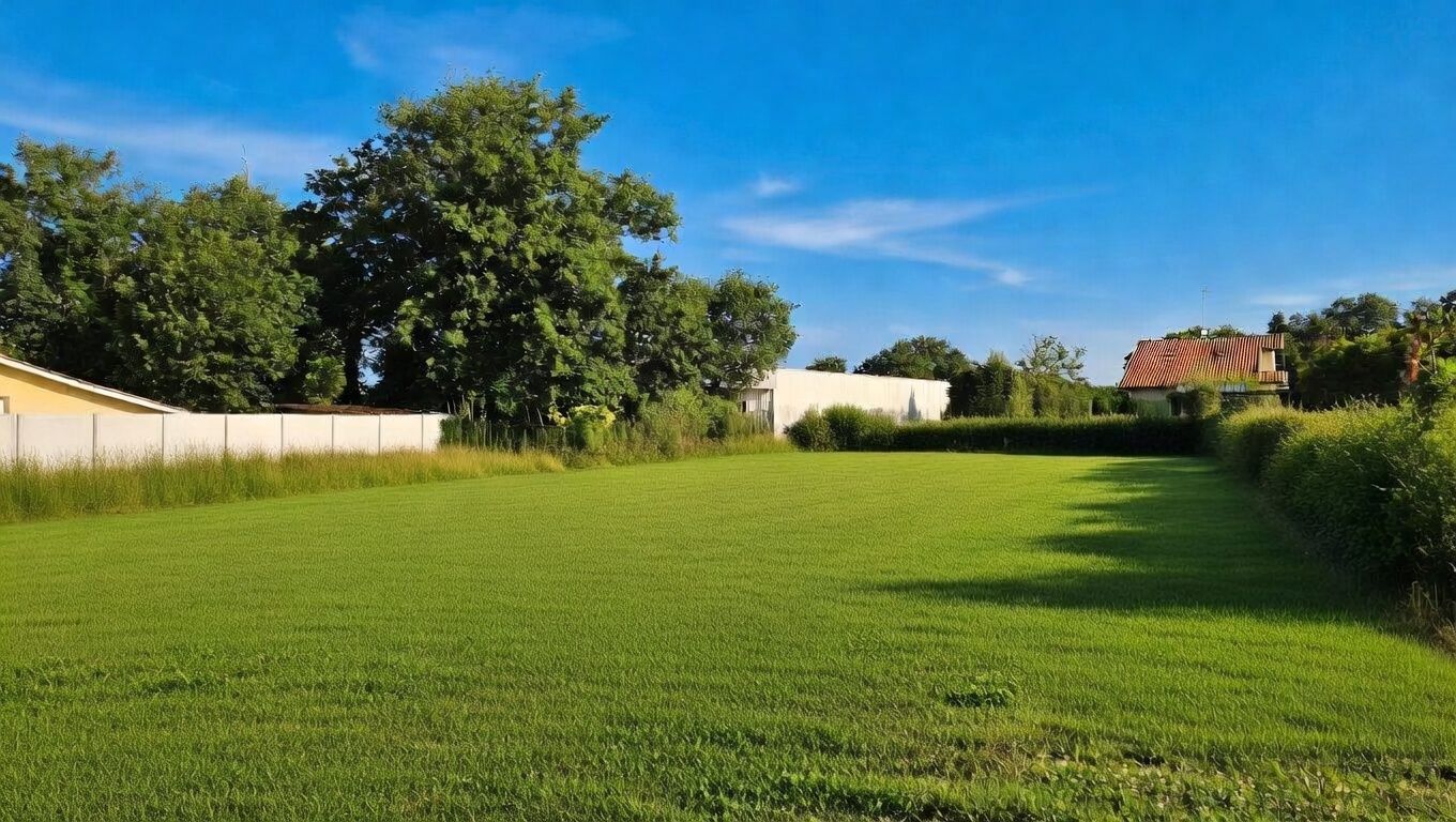 Terrain à bâtir de 600 m² à LANTON (33) - visuel 1