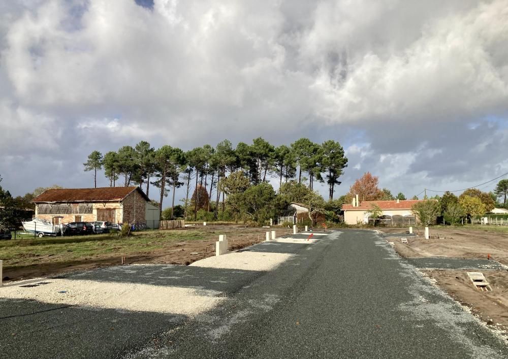 Terrain à bâtir de 763 m² à LE PORGE (33) - visuel 1