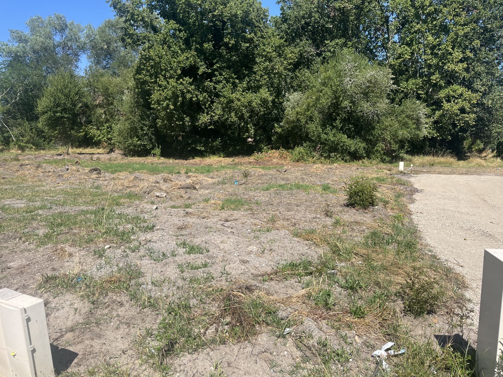 Terrain à bâtir de 653 m² à LE PORGE (33)
