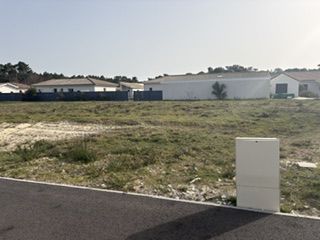 Terrain à bâtir de 1144 m² à VENDAYS-MONTALIVET (33) - visuel 2