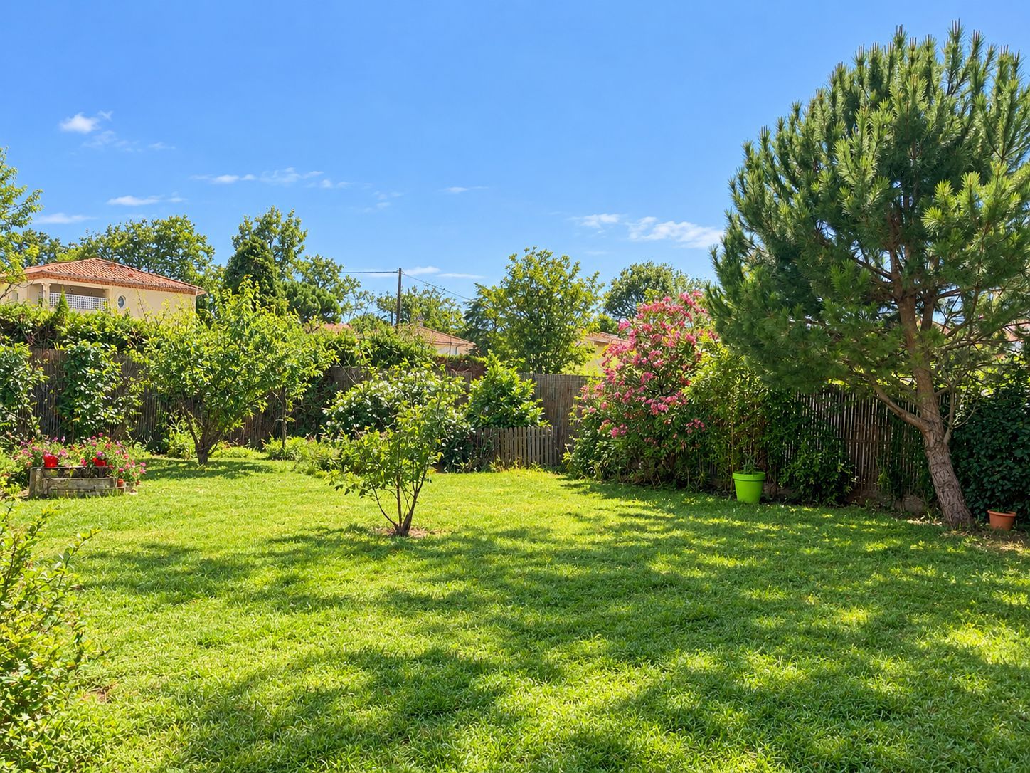 Terrain à bâtir de 415 m² à SAINT-MEDARD-EN-JALLES (33) - visuel 2
