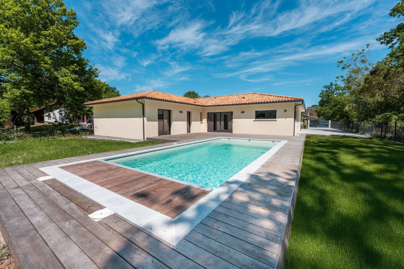Maison de 164 m² + double garage, 4ch + bureau, piscine. Terrain 1559m² à SAINT-AUBIN-DE-MEDOC - visuel 3