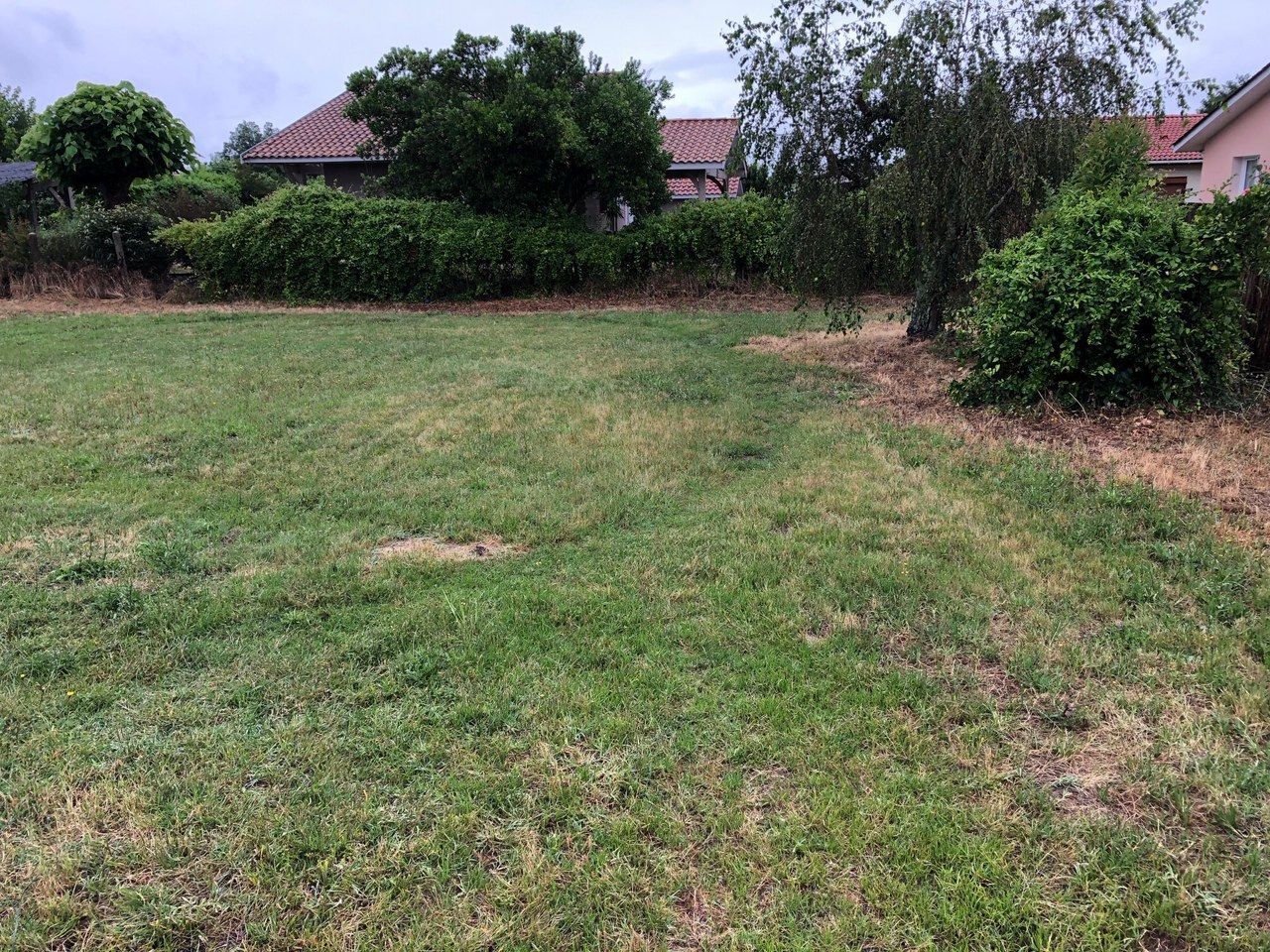Terrain à bâtir de 681 m² à BELIN-BELIET (33)