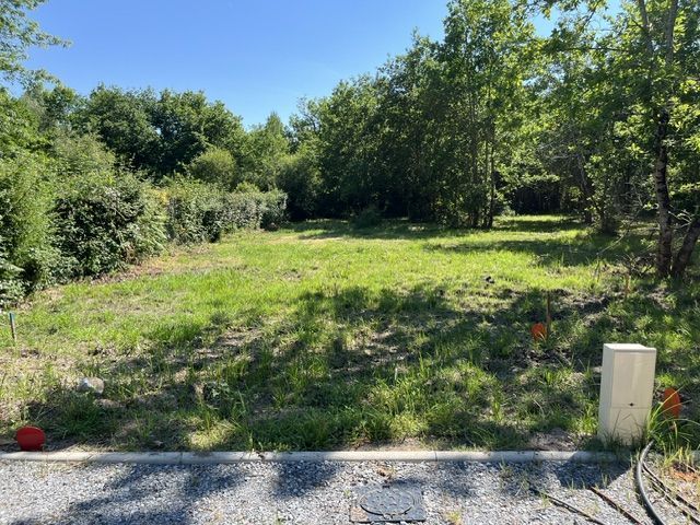 Terrain à bâtir de 650 m² à LE TEICH (33)