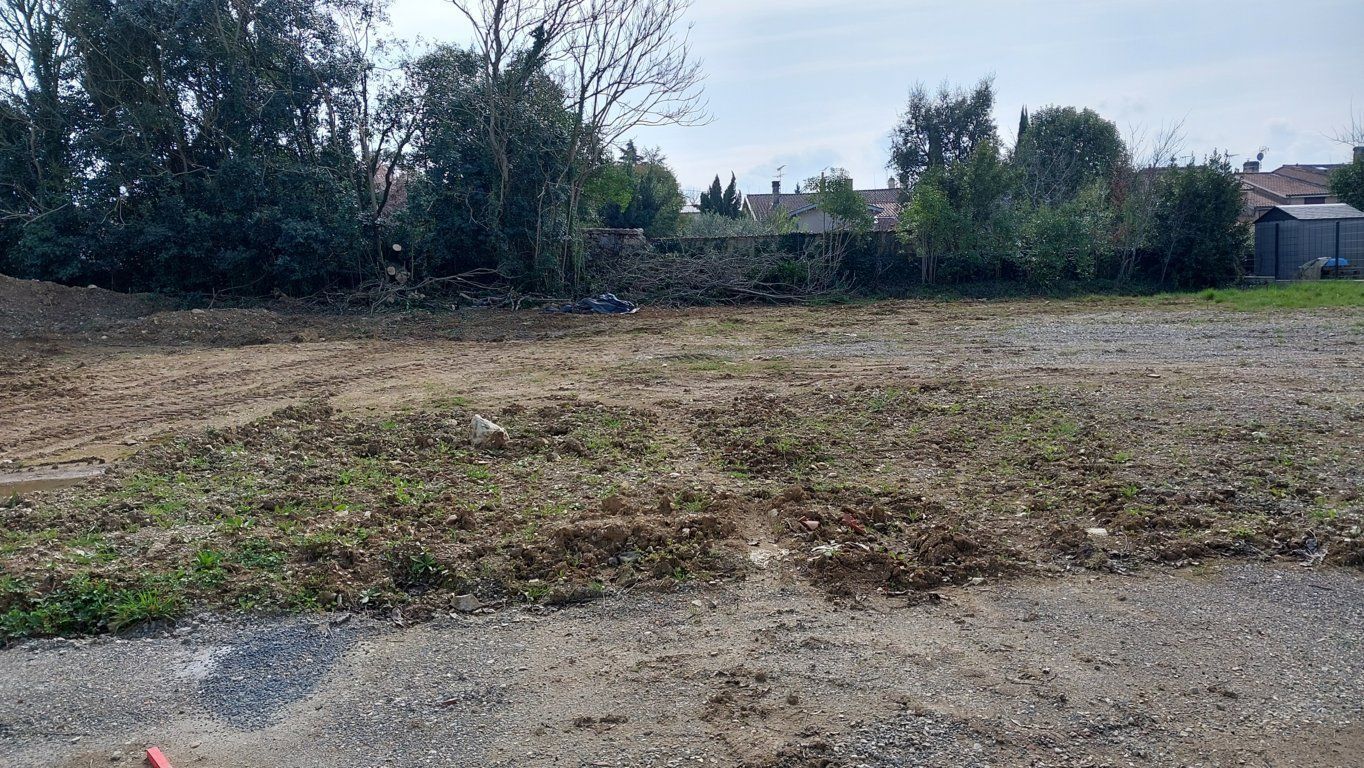 Terrain à bâtir de 580 m² à QUINSAC (33)