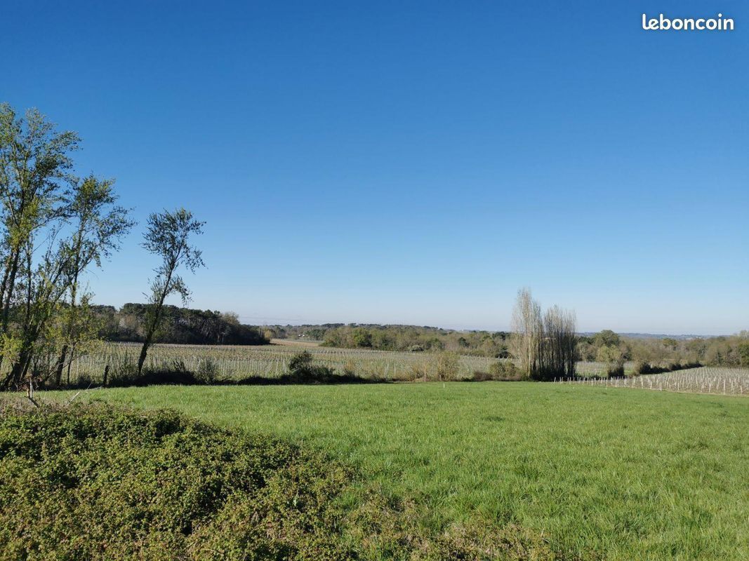 Terrain à bâtir de 850 m² à CROIGNON (33)