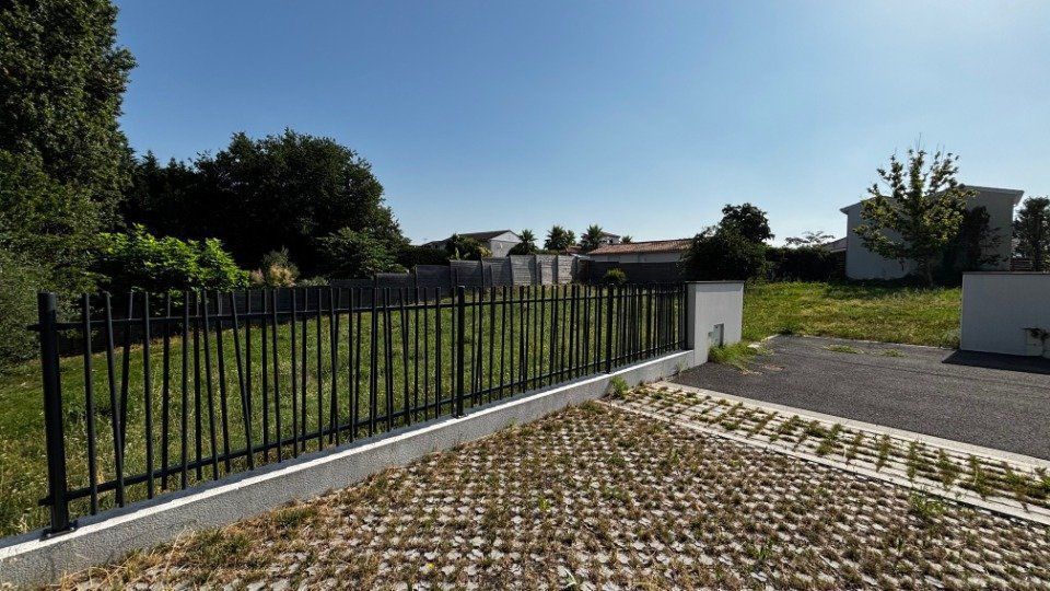 Terrain à bâtir de 660 m² à BLANQUEFORT (33)