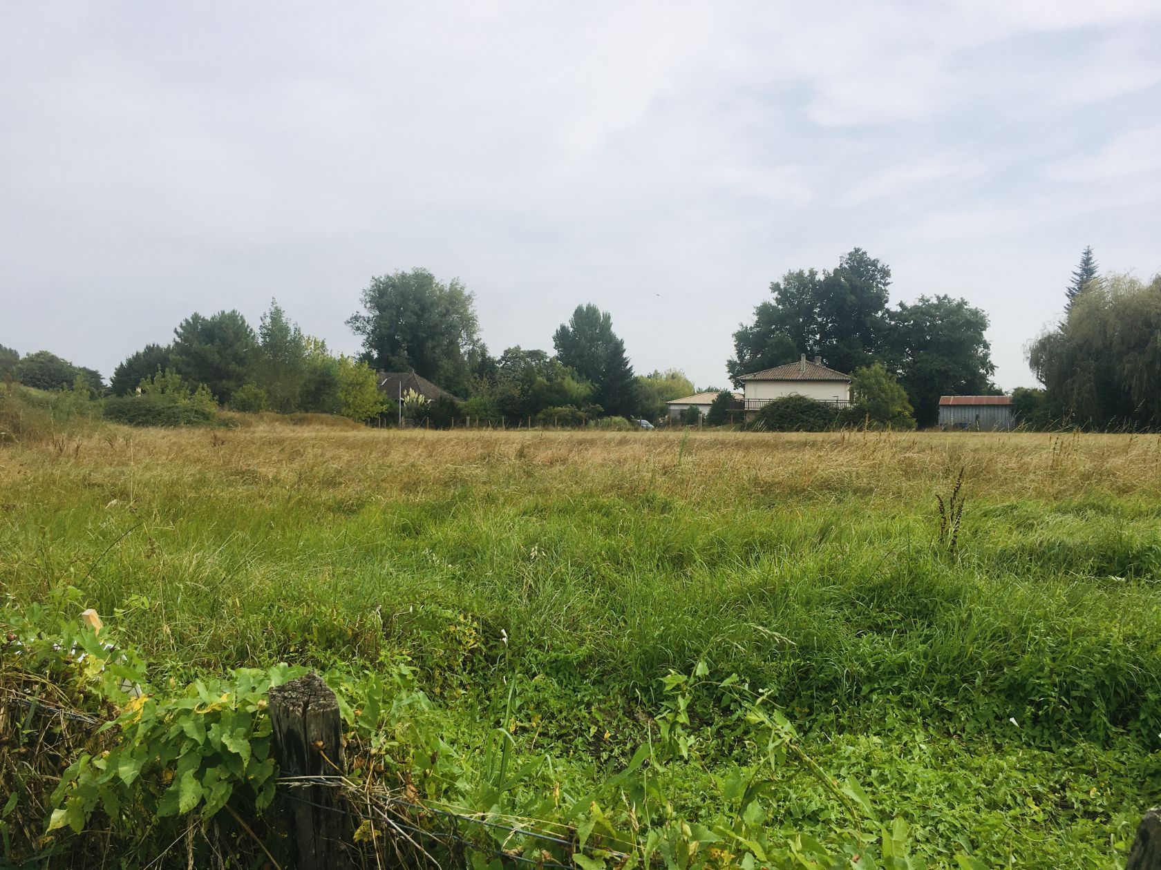 Terrain à bâtir de 1053 m² à SAINT-CHRISTOLY-DE-BLAYE (33)