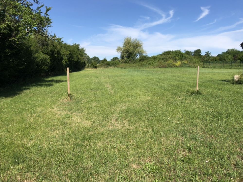 Terrain à bâtir de 824 m² à PUGNAC (33)