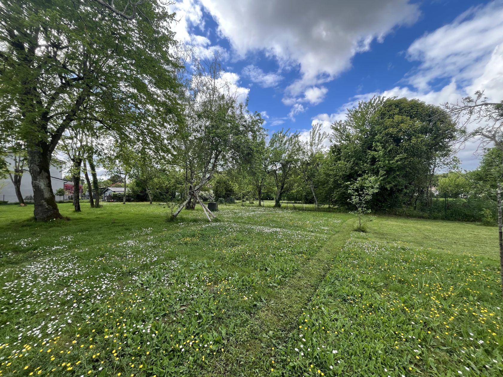 Terrain à bâtir de 660 m² à MARTILLAC (33) - visuel 1