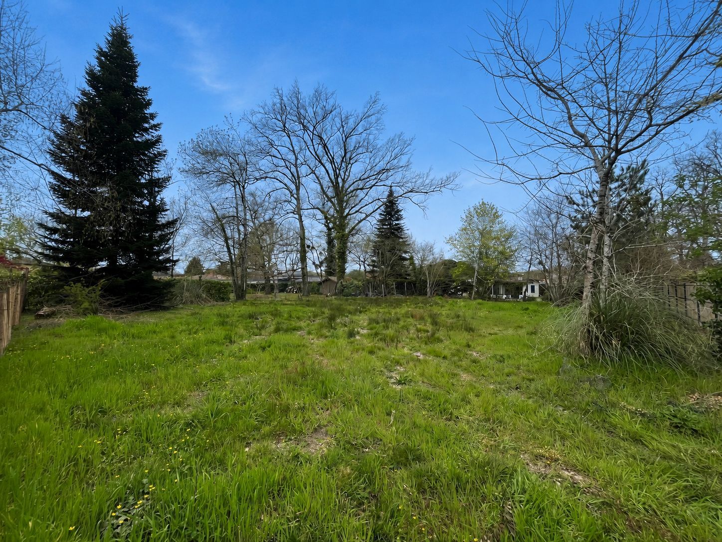 Terrain à bâtir de 1019 m² à LA BREDE (33) - visuel 1