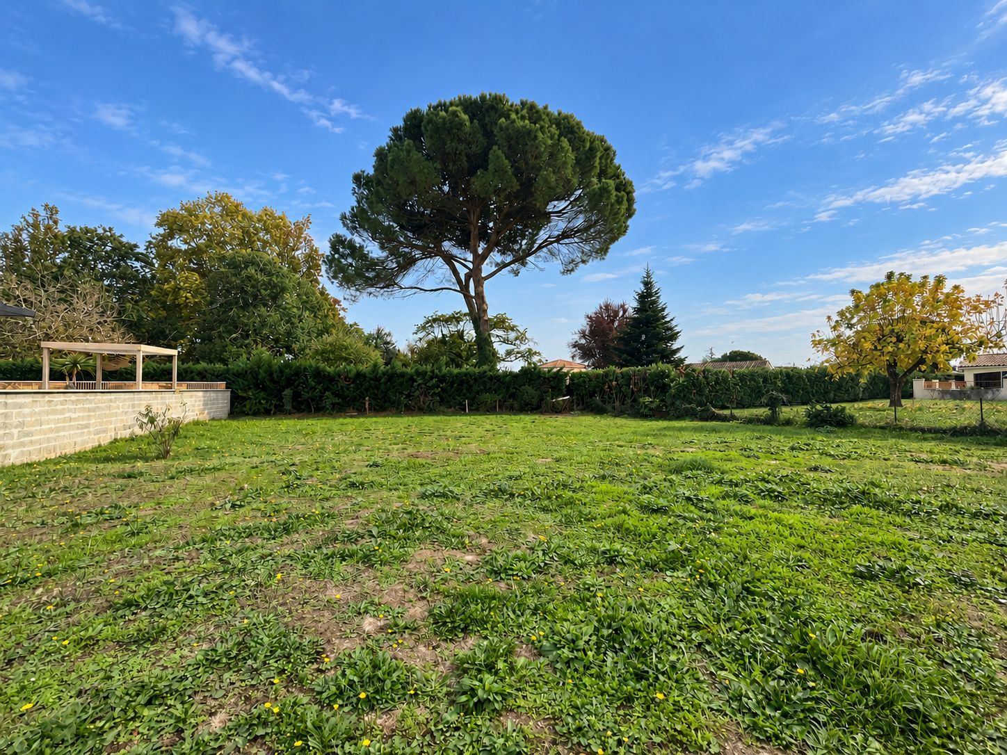 Terrain à bâtir de 700 m² à SAUCATS (33) - visuel 1