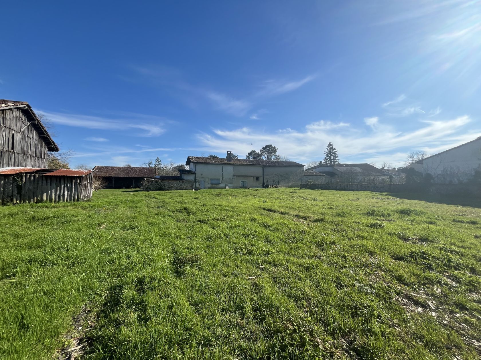 Terrain à bâtir de 1170 m² à LANDIRAS (33) - visuel 1