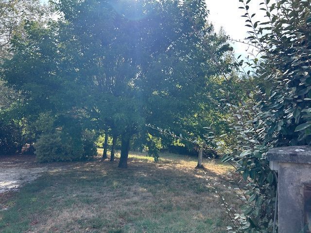 Terrain à bâtir de 600 m² à LA BREDE (33) - visuel 2