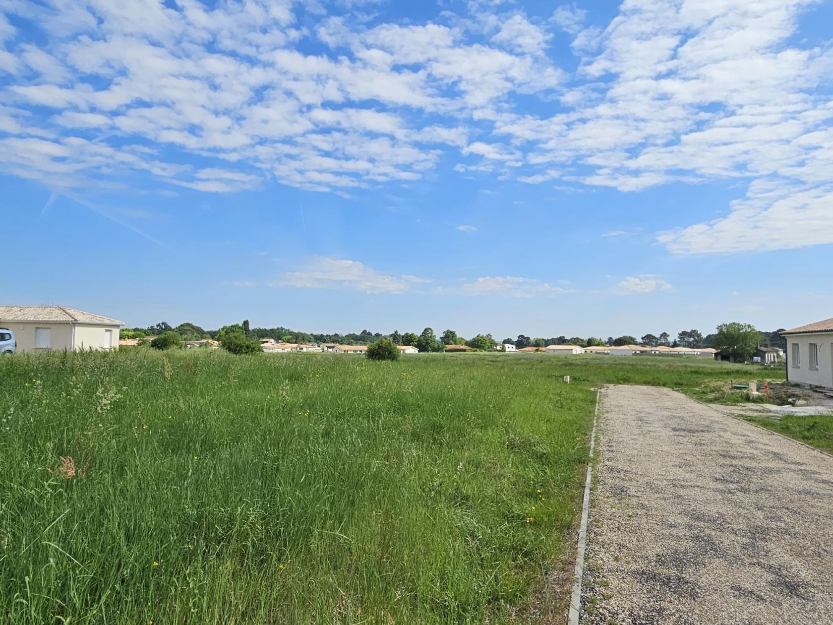 Terrain à bâtir de 568 m² à MARTILLAC (33)