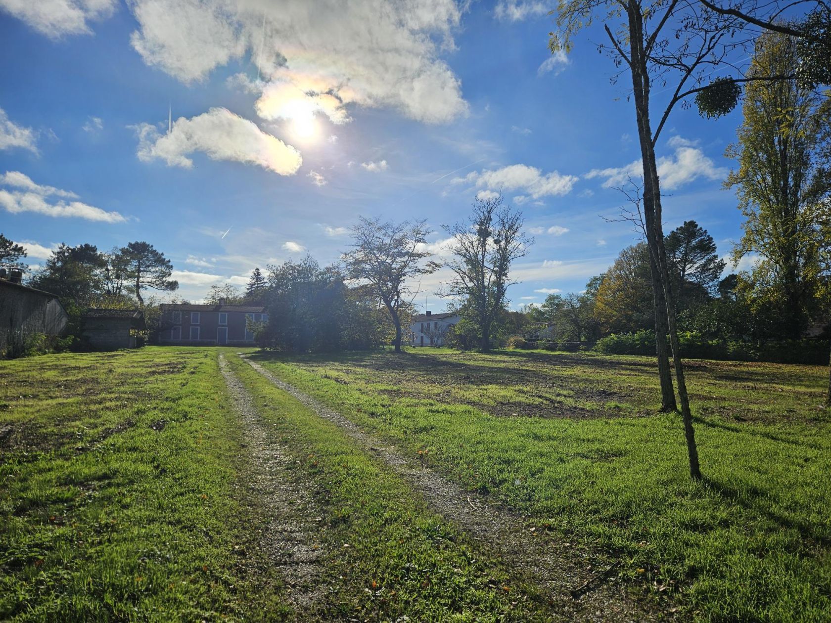 Terrain à bâtir de 298 m² à CASTRES-GIRONDE (33) - visuel 2