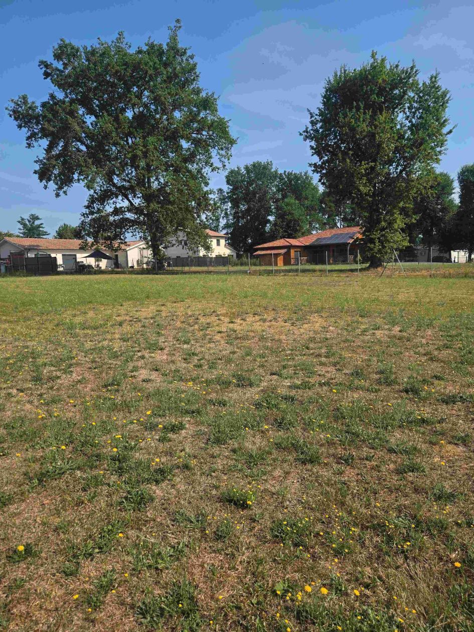 Terrain à bâtir de 560 m² à ROAILLAN (33) - visuel 2