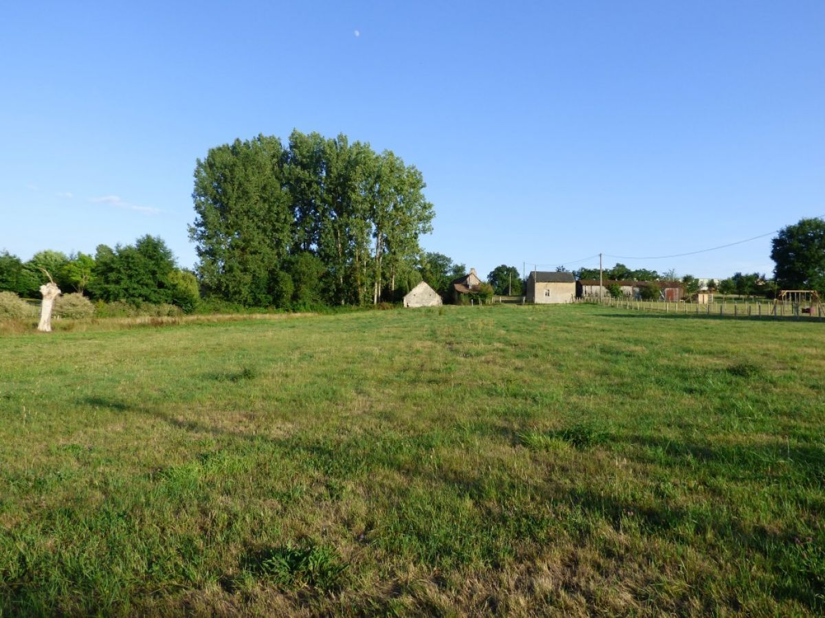 Terrain à bâtir de 700 m² à BIEUJAC (33) - visuel 1