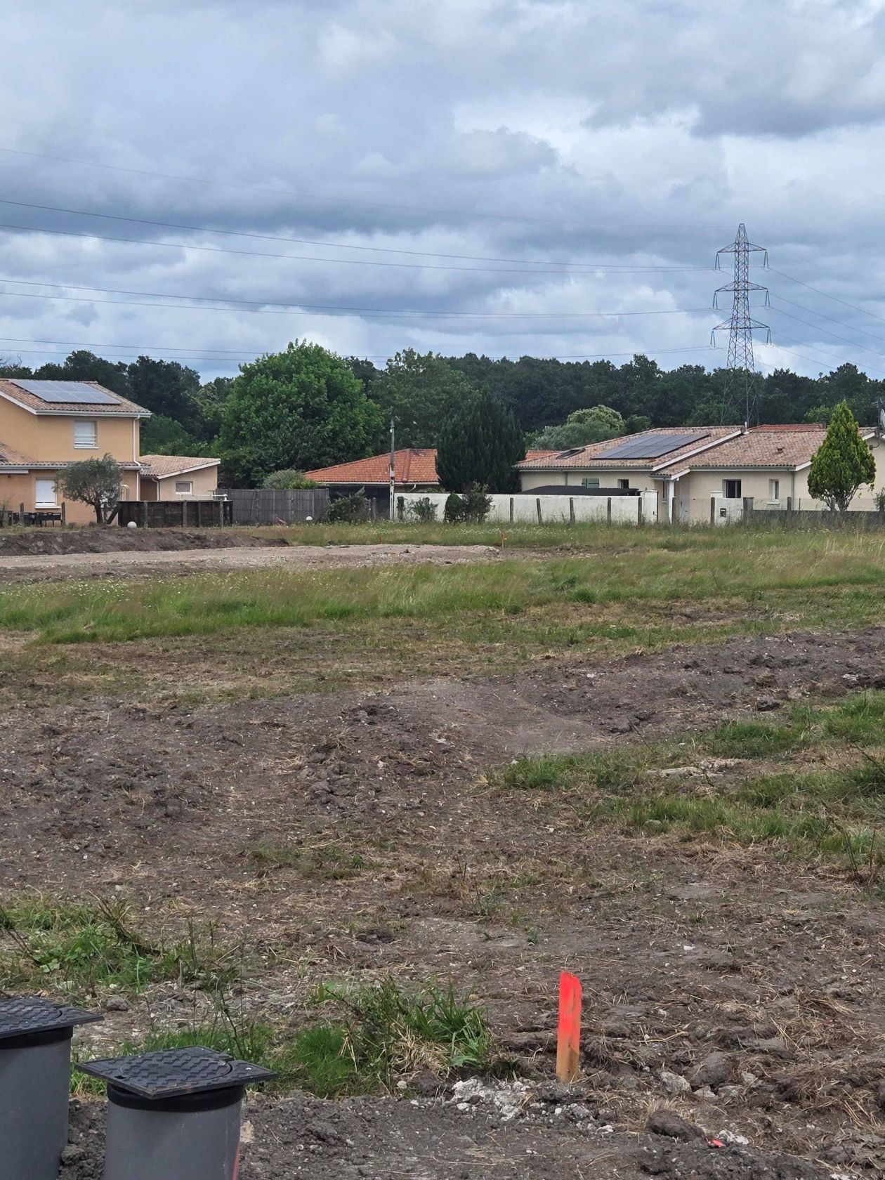 Terrain à bâtir de 600 m² à LEOGNAN (33) - visuel 1