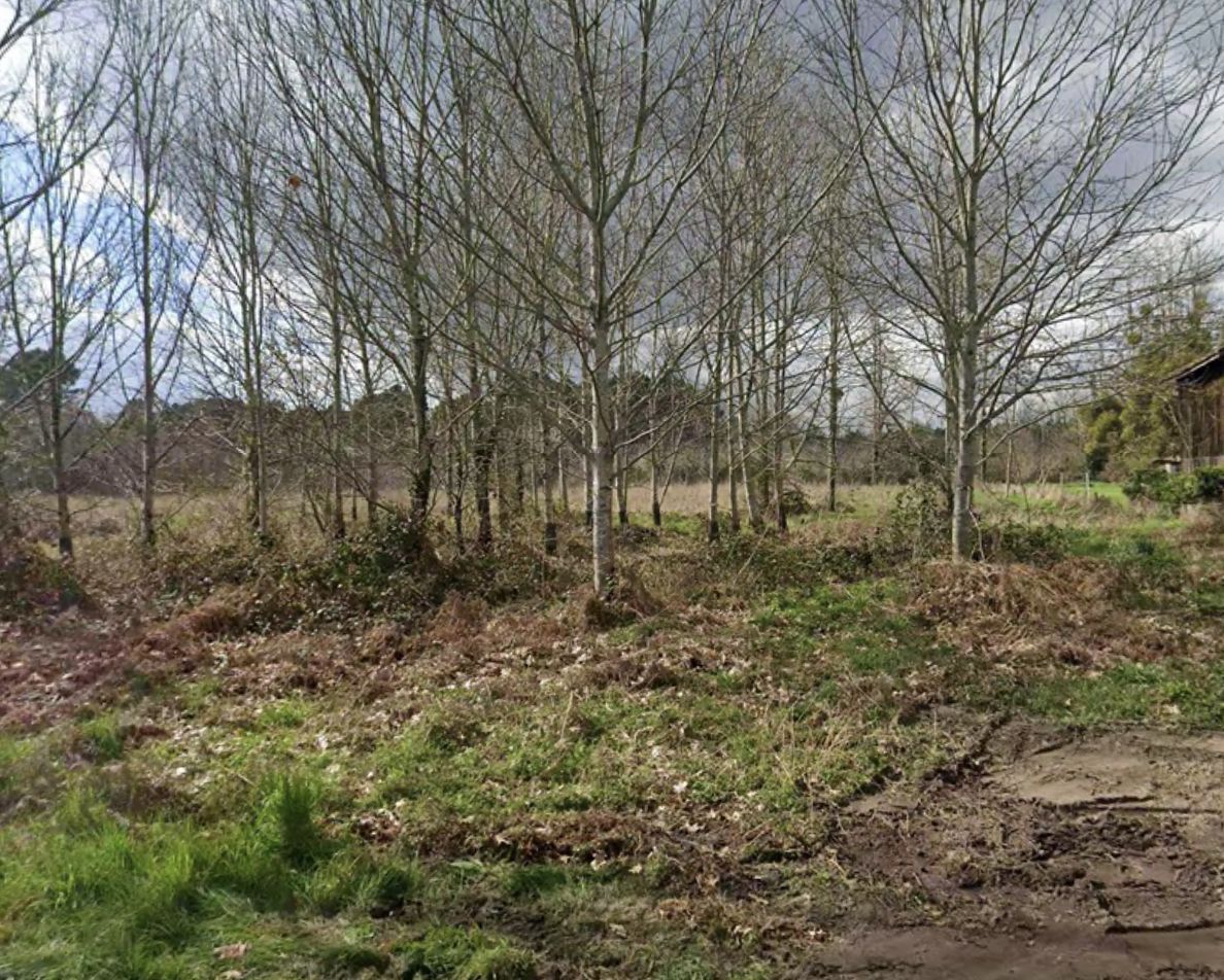 Terrain à bâtir de 700 m² à HOSTENS (33)