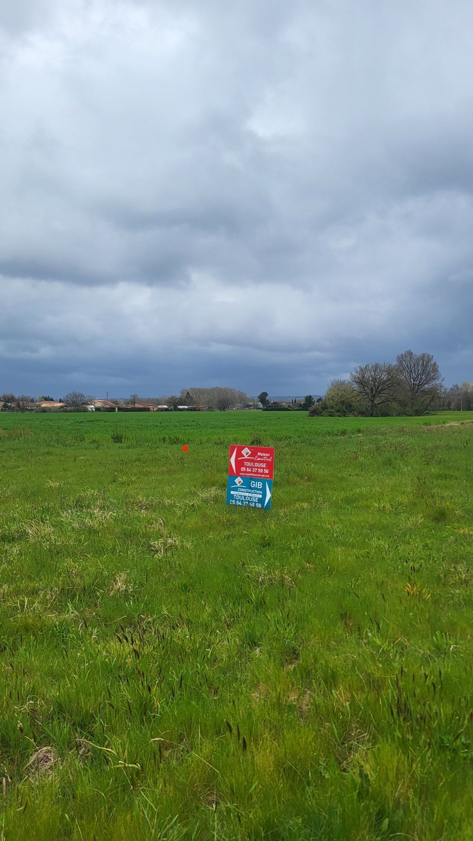 Terrain à bâtir de 820 m² à LABASTIDE-BEAUVOIR (31)
