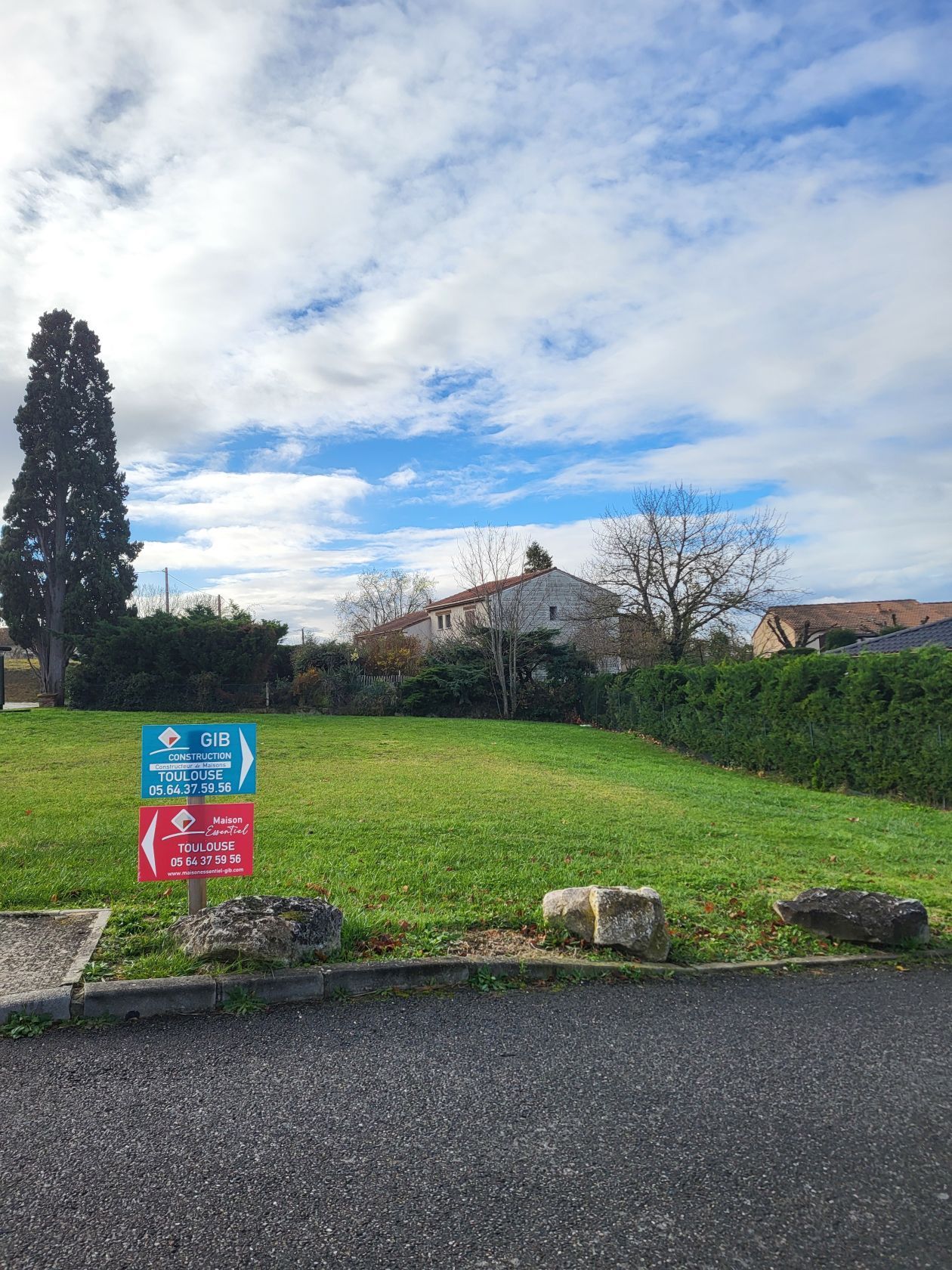 Terrain à bâtir de 500 m² à CINTEGABELLE (31) - visuel 1