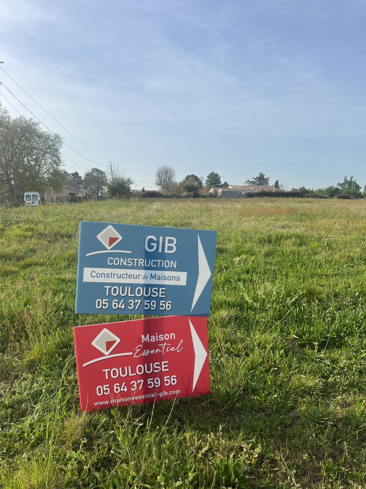 Terrain à bâtir de 700 m² à VACQUIERS (31)