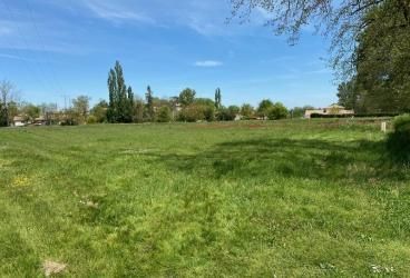 Terrain à bâtir de 630 m² à LEGUEVIN (31)