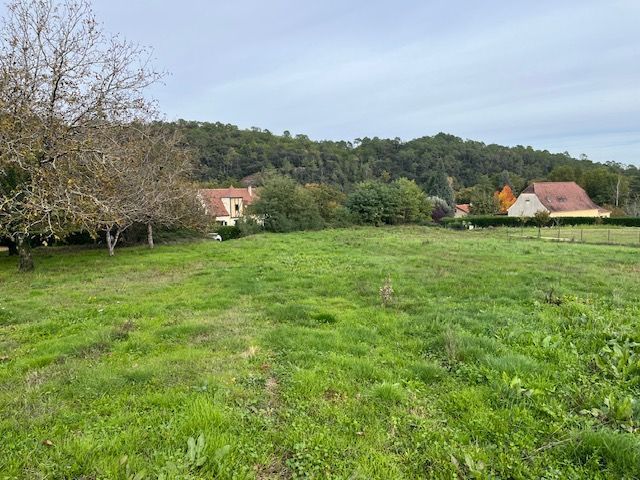 Terrain à bâtir de 1800 m² à SARLAT-LA-CANEDA (24) - visuel 1