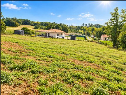 Terrain à bâtir de 1938 m² à SAINT-GERMAIN-DE-BELVES (24)