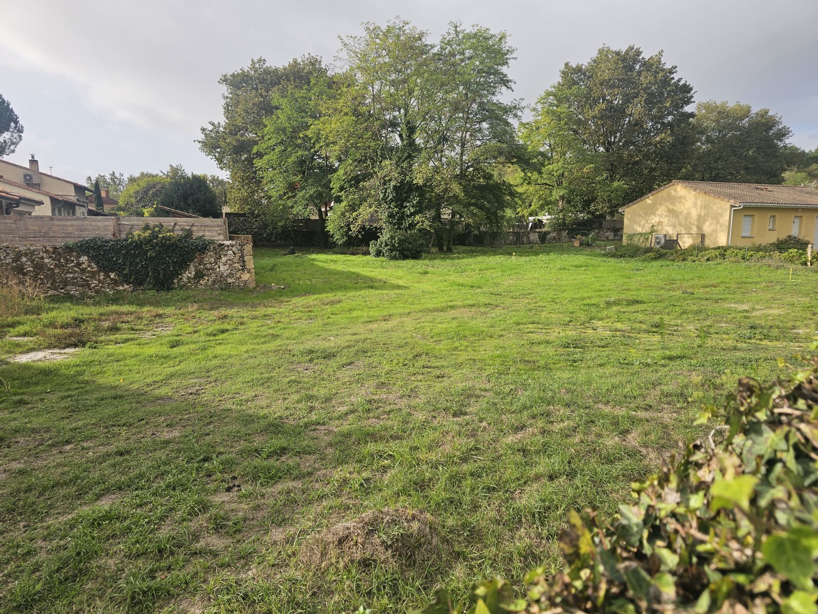 Terrain à bâtir de 648 m² à LANDIRAS (33) - visuel 1