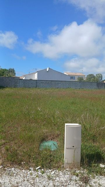 Terrain à bâtir de 545 m² à CHANIERS (17)