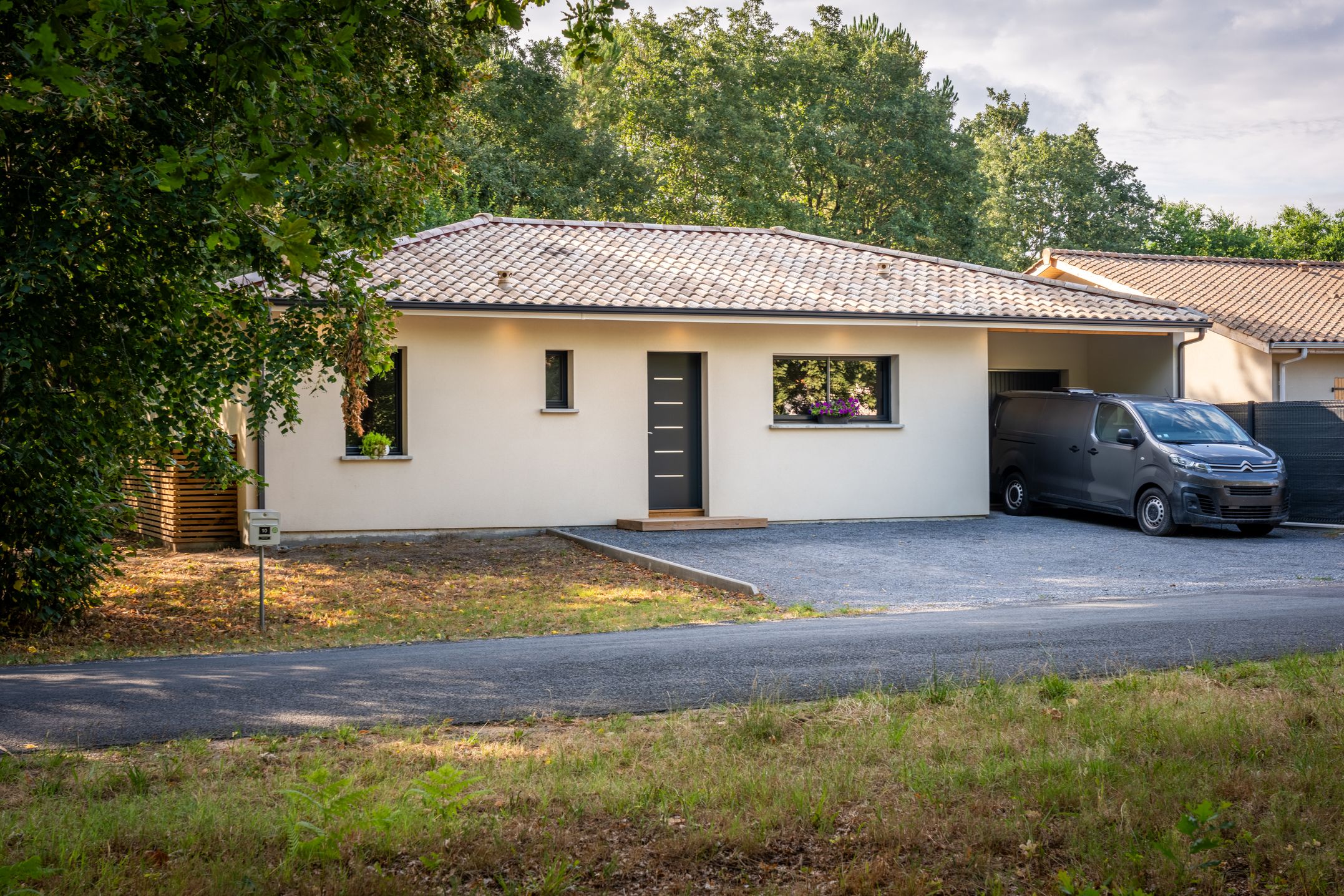 Maison contemporaine en L
