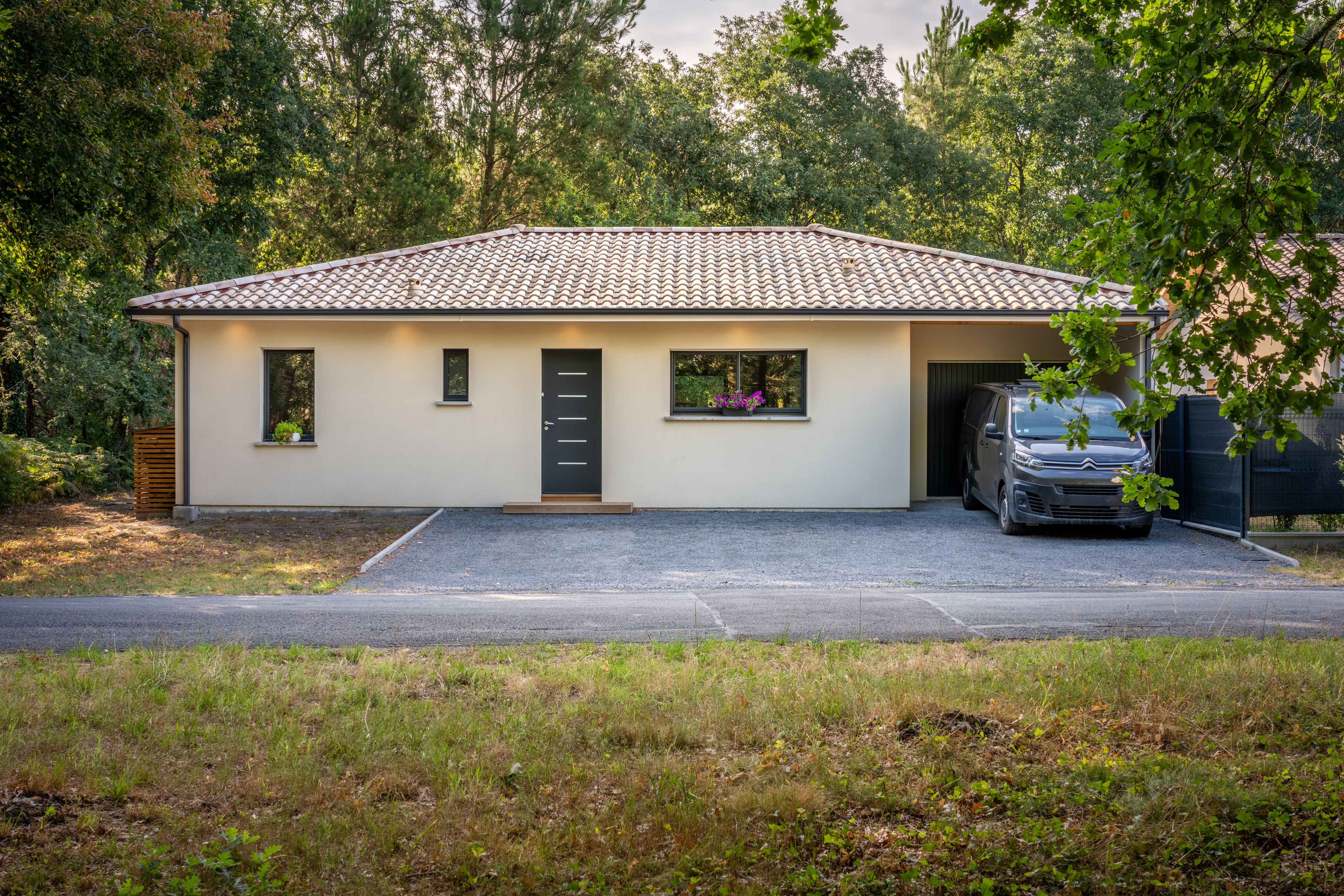 Maison contemporaine en L