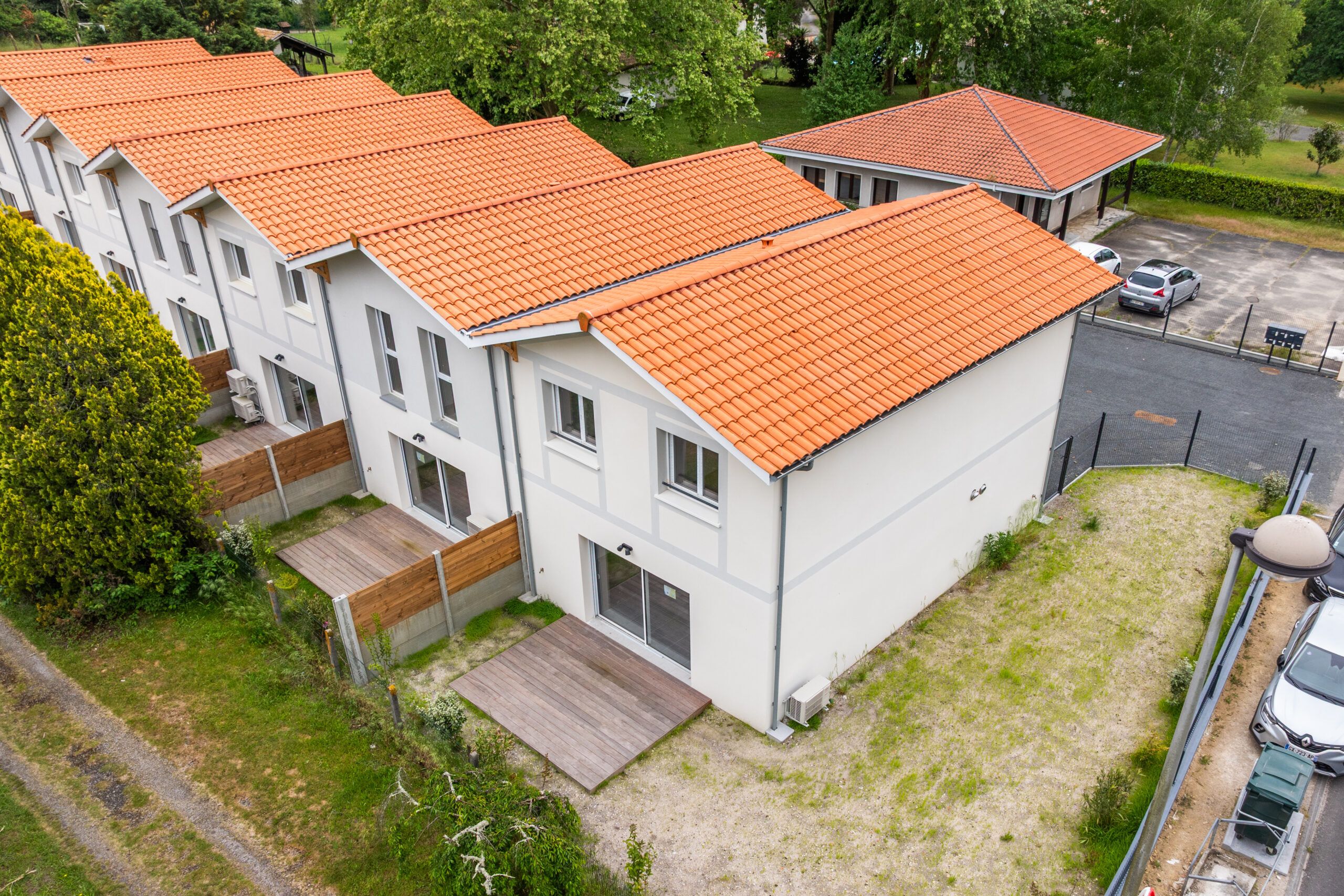 Maisons modernes au centre-ville de Parentis-en-Born