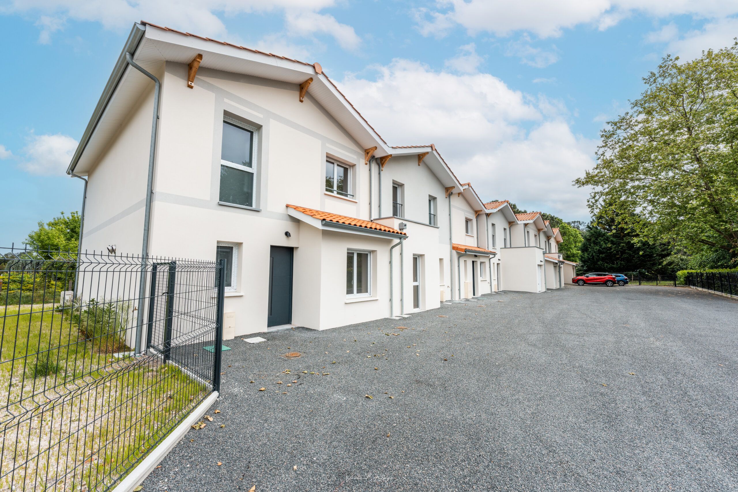 Maisons modernes au centre-ville de Parentis-en-Born