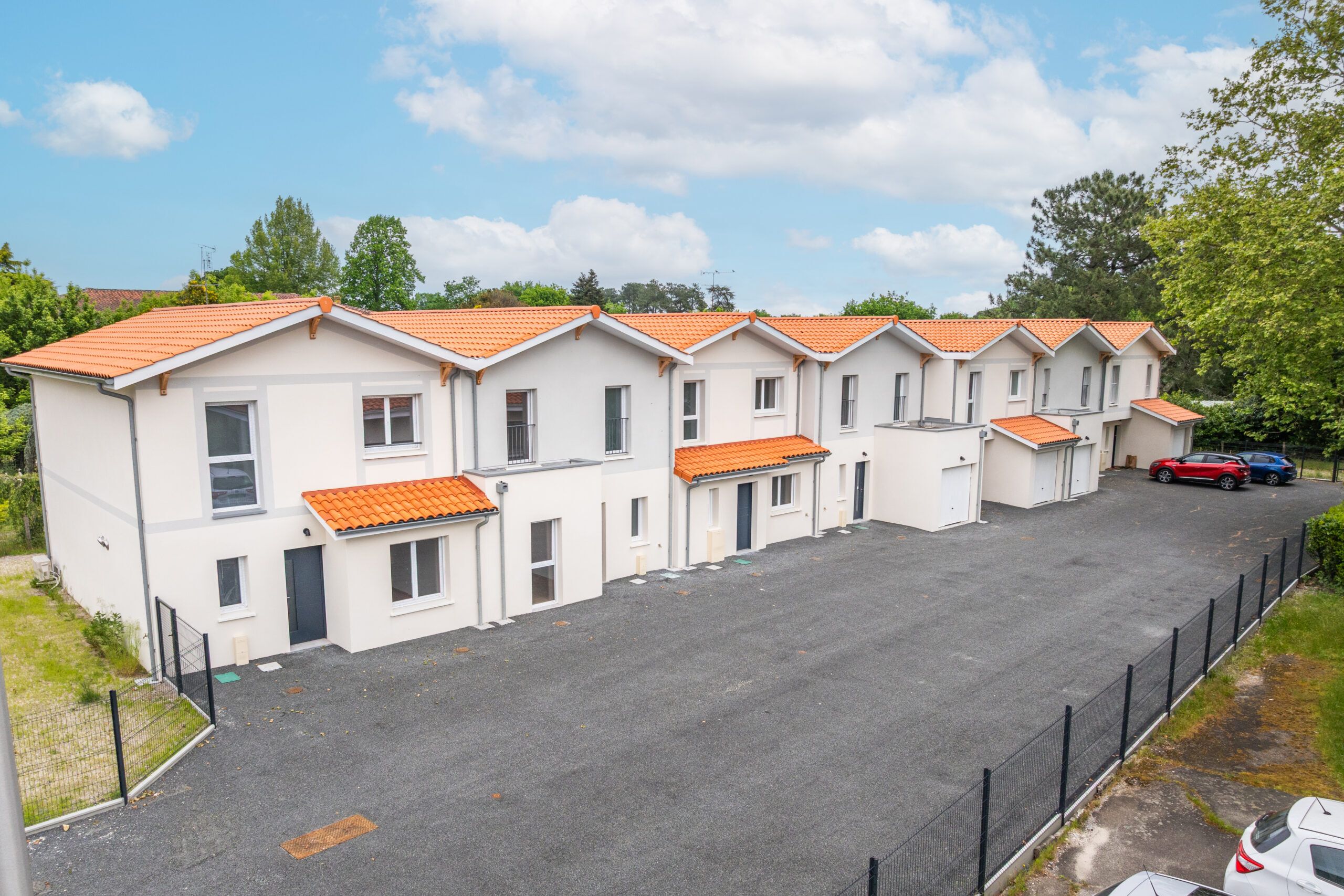Maisons modernes au centre-ville de Parentis-en-Born