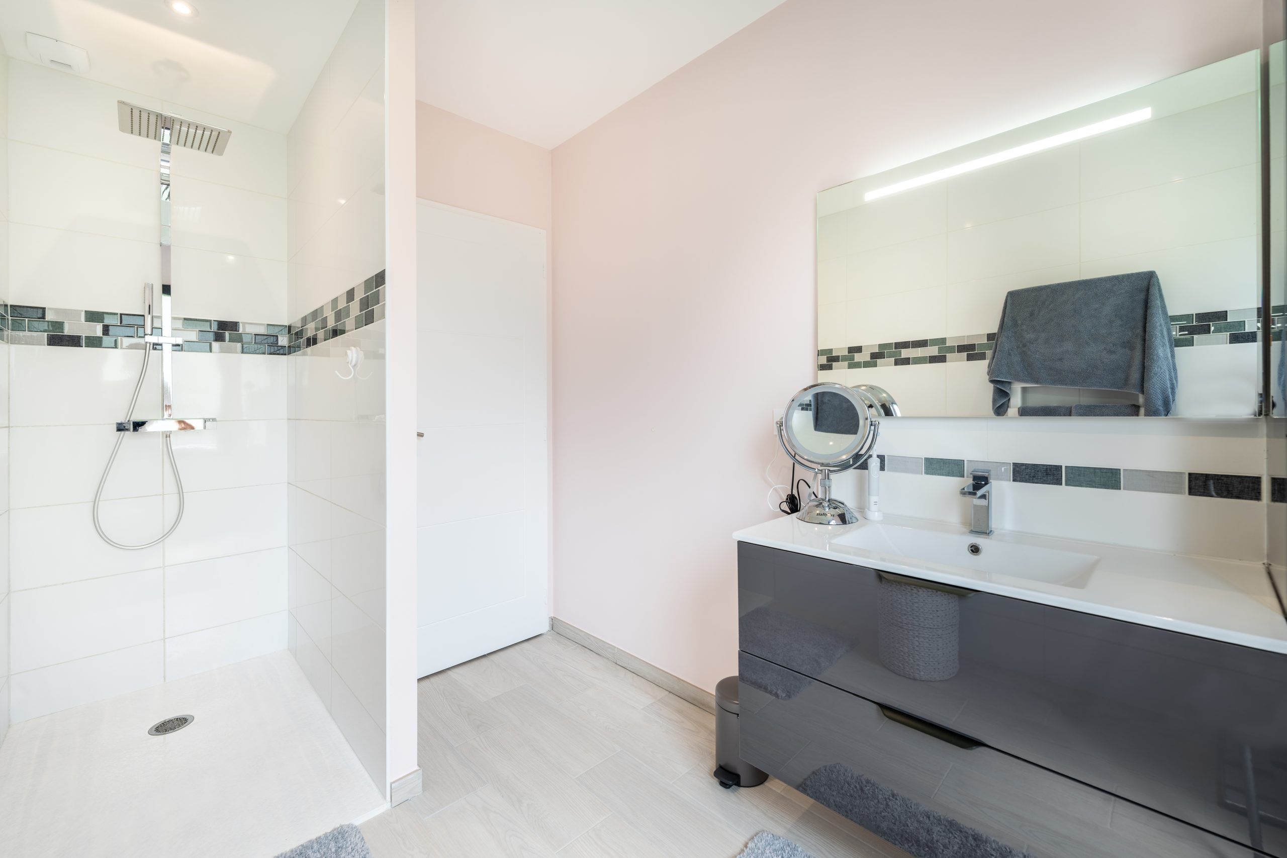 Maison lumineuse et moderne - visuel 10